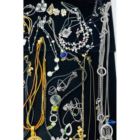 Lia Sophia Silver & Gold Tone Necklace, Bracelet & Earring Lot Of 35 - Picture 6 of 16